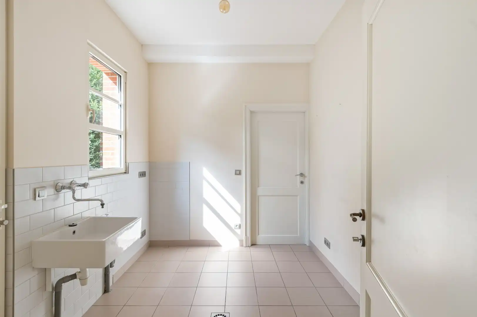 Charmante villa in gegeerde woonwijk Koningshof te Schoten foto 9