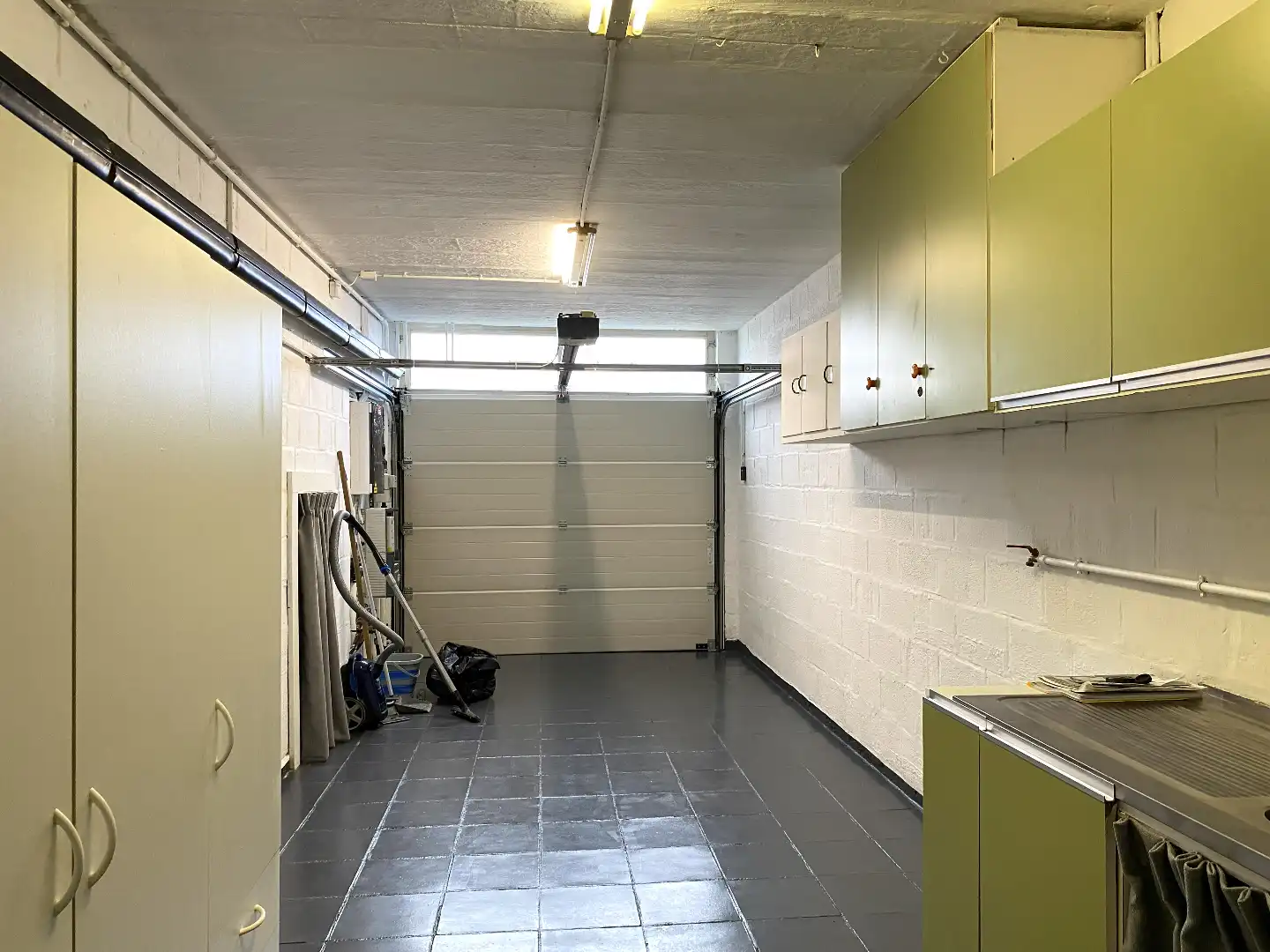 RUIME GEZINSWONING MET 4 SLPKS IN RUSTIGE WOONWIJK | GARAGE | TUIN foto 9