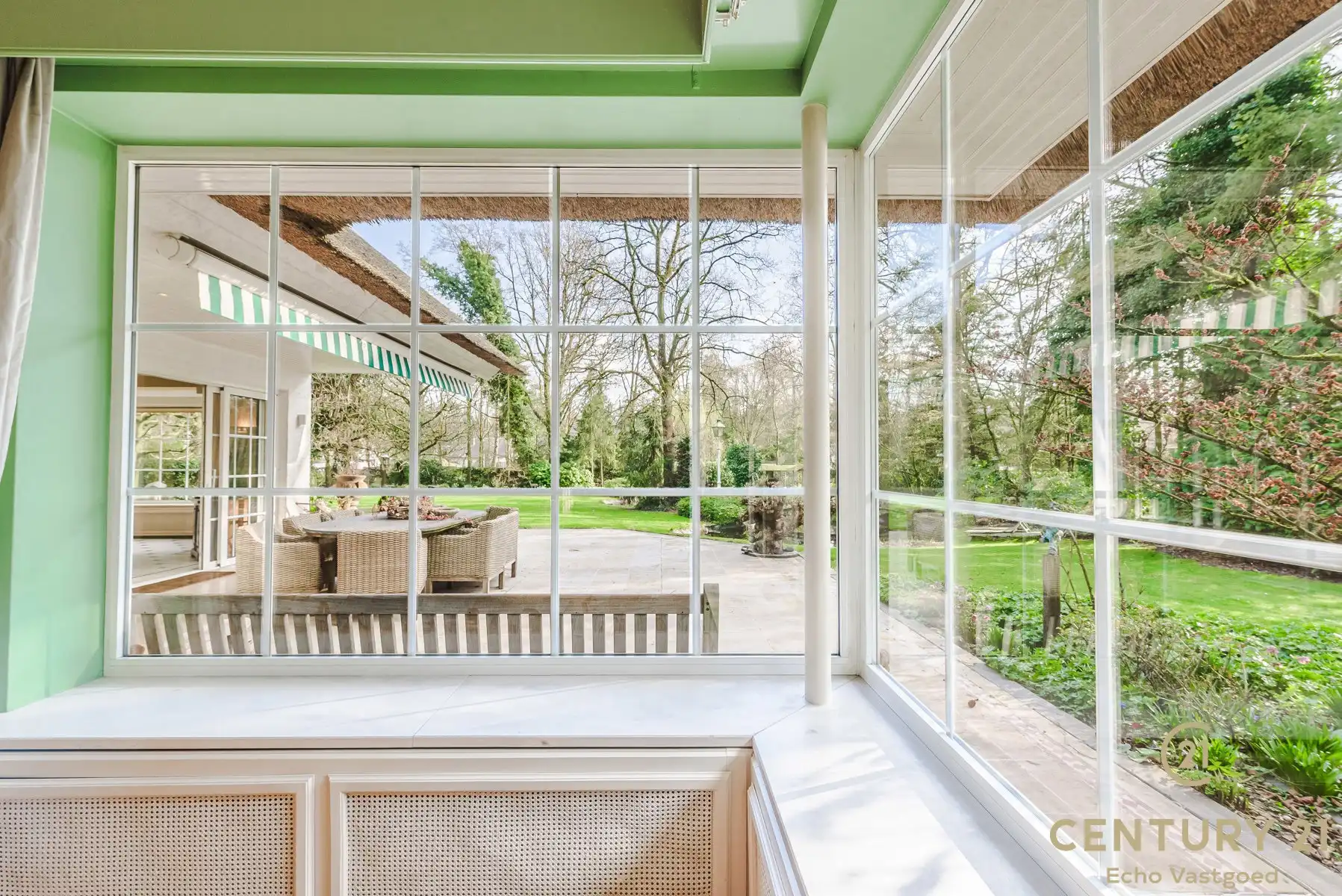 Karaktervol landhuis met prachtige tuin op ca 2202m² foto 9