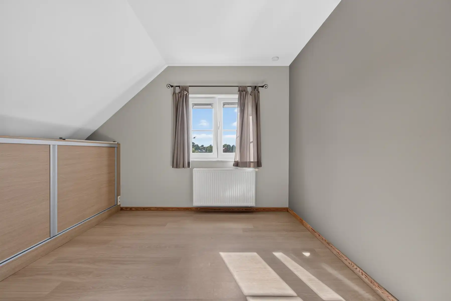 INSTAPKLARE WONING + 3 SLK + TERRAS + TUIN + KELDER + GARAGE foto 16