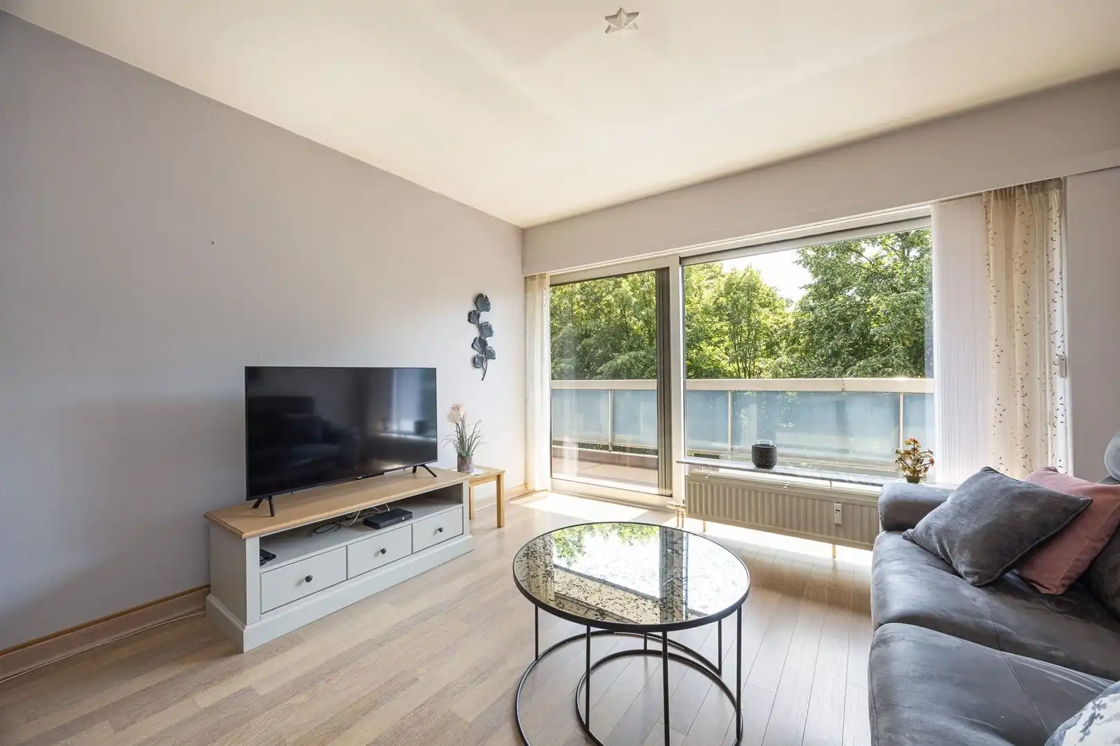 Lichtrijk appartement met terras en groen zicht foto 4