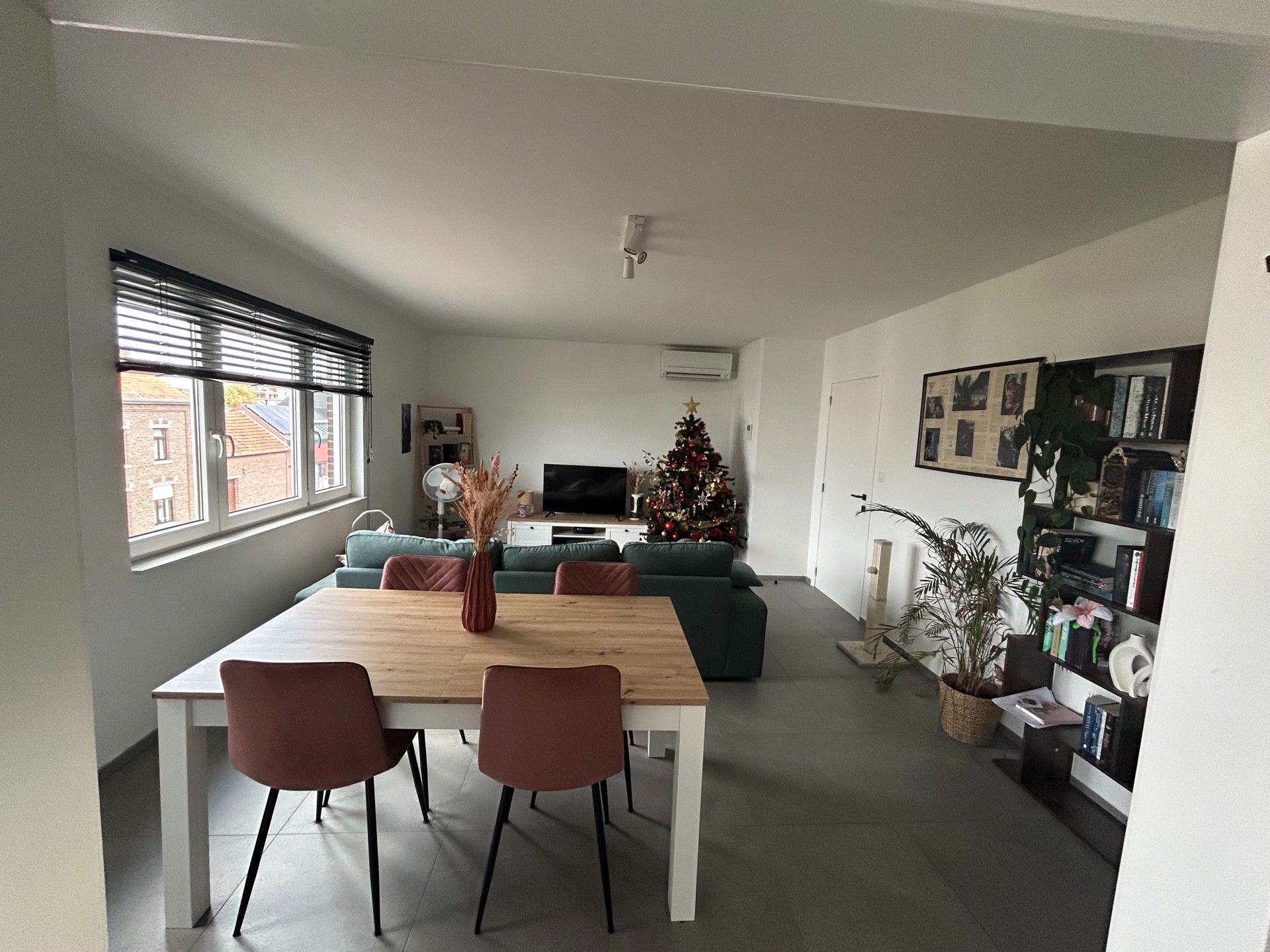 GERENOVEERD 2 SLP APPARTEMENT AAN STANDSRAND BILZEN foto {{pictureIndex}}