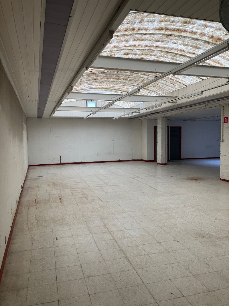 Ruim magazijn met appartement te koop – Centrum Oudenaarde! foto 14
