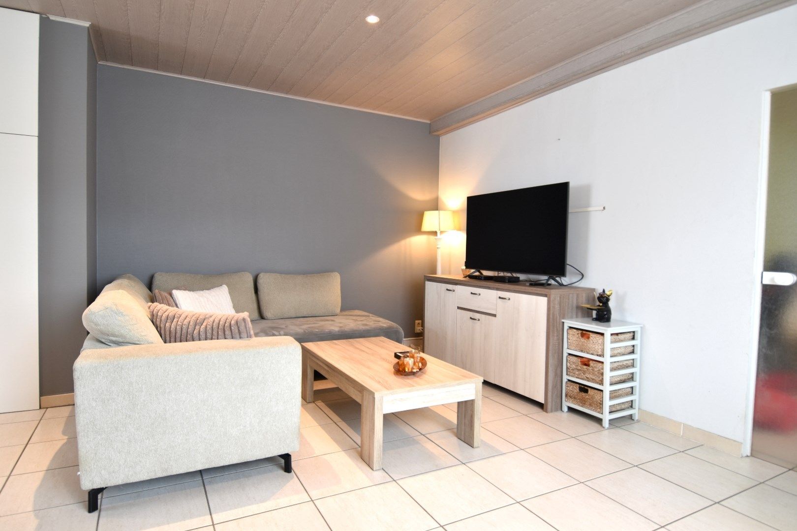 Halfopen bebouwing met 3 slaapkamers, tuin en garage te koop in doodlopende straat te Wevelgem foto 3