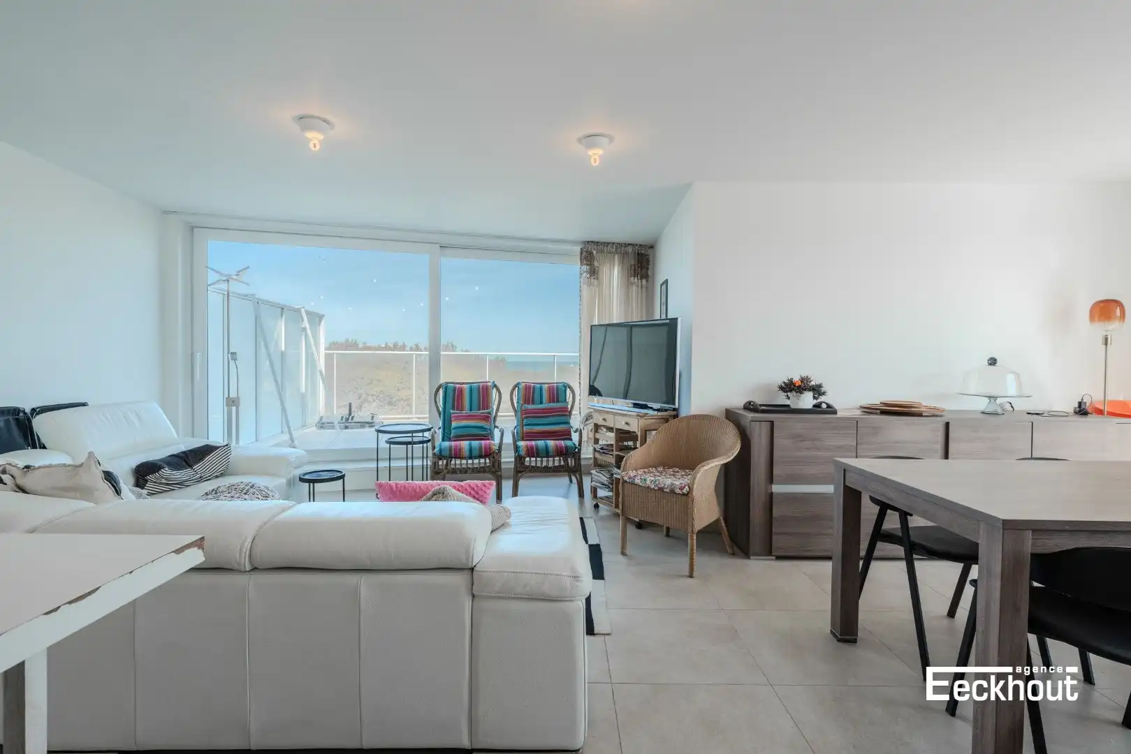 Unieke penthouse met ruime terrassen, 2 slaapkamers en zeezicht foto 3
