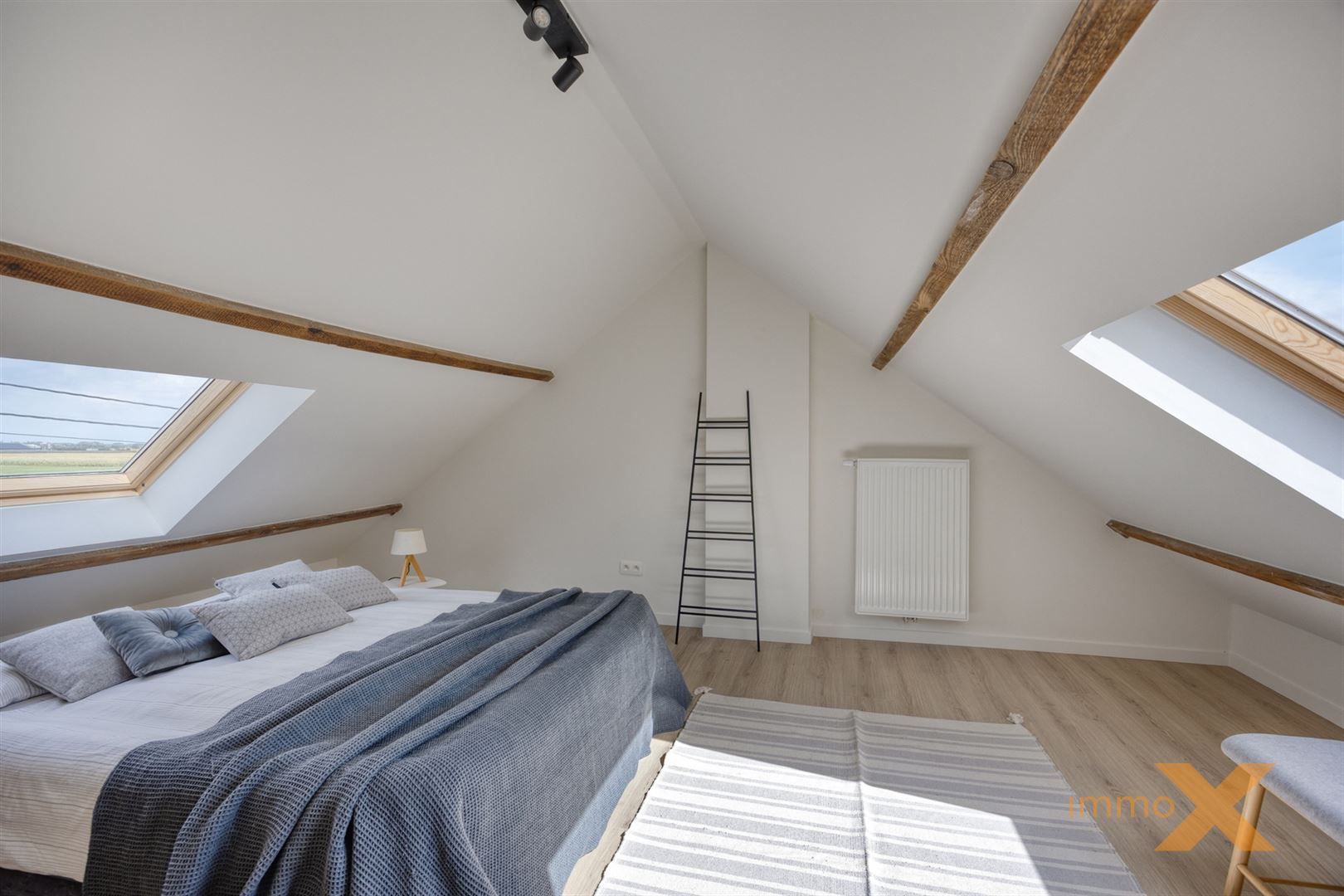 GERENOVEERDE KNUSSE WONING MET LEUKE TUIN foto 18