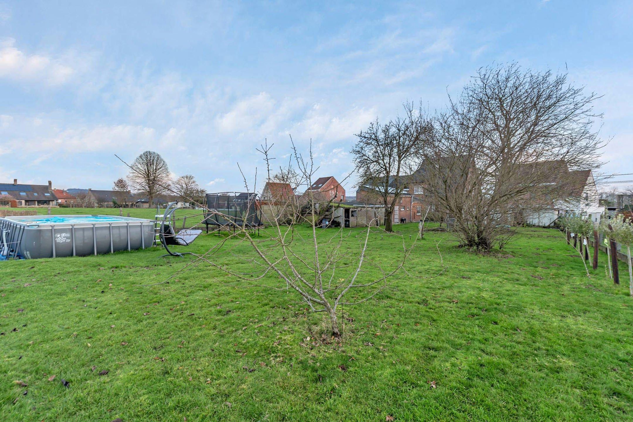 Energiezuinige woning met grote tuin en zonnepanelen foto 23