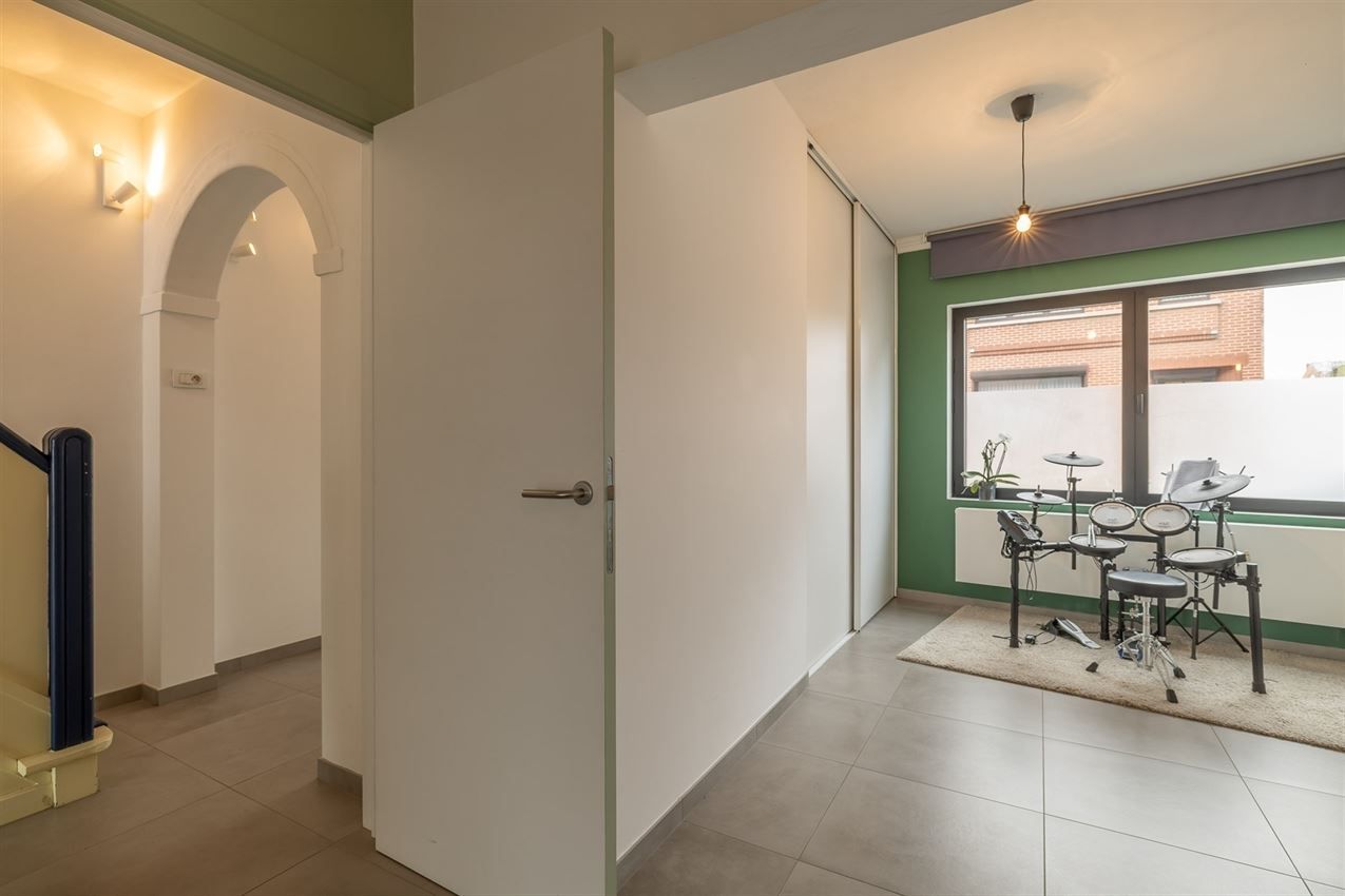 gerenoveerd, toplocatie, label C,oostterras, tuin foto 9