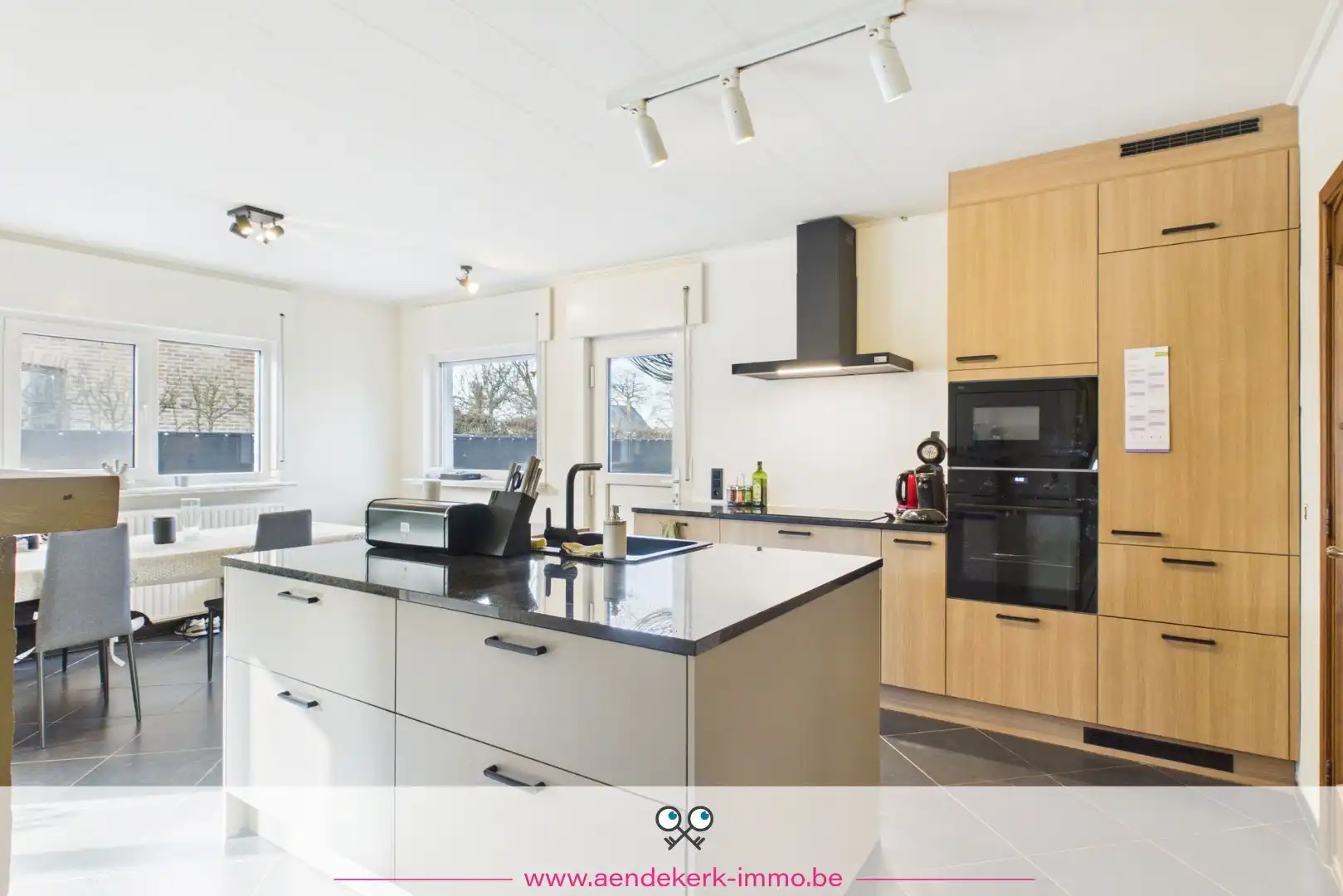 Ruime gezinswoning met 6 slaapkamers en tuin met zwembad in Kessenich foto 9