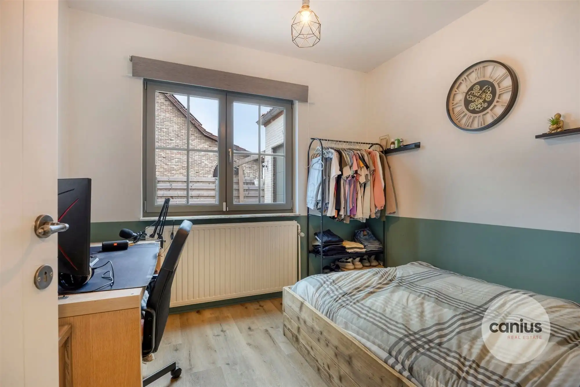 KNAPPE GELIJKVLOERSE WONING MET 4 SLAAPKAMERS foto 11