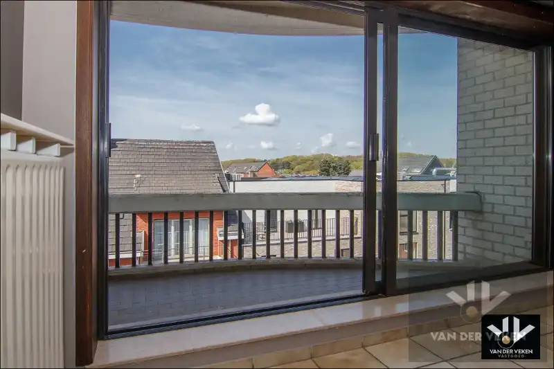 RIANT APPARTEMENT MET WEIDS ZICHT AAN HET CENTRUM foto 8