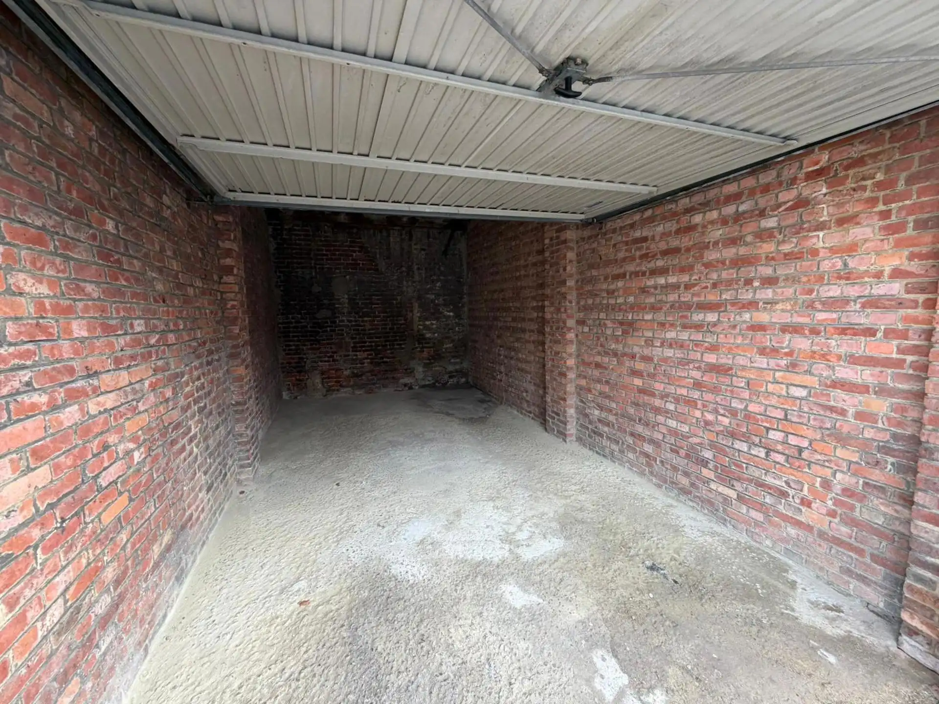 Garageboxen te huur op uitstekende locatie foto 7