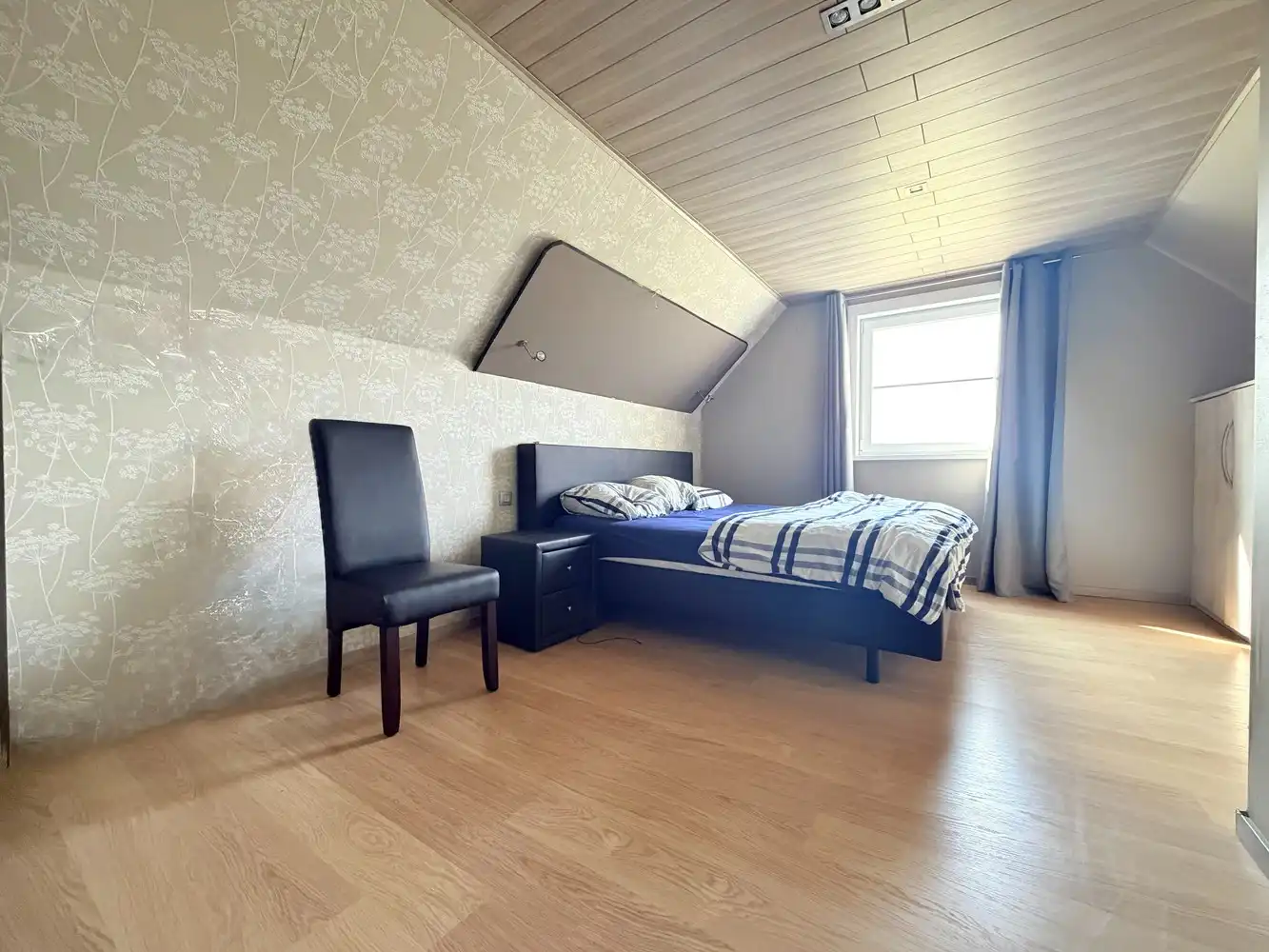 Instapklare woning met  ruime garage en landelijk uitzicht in Vladslo foto 9