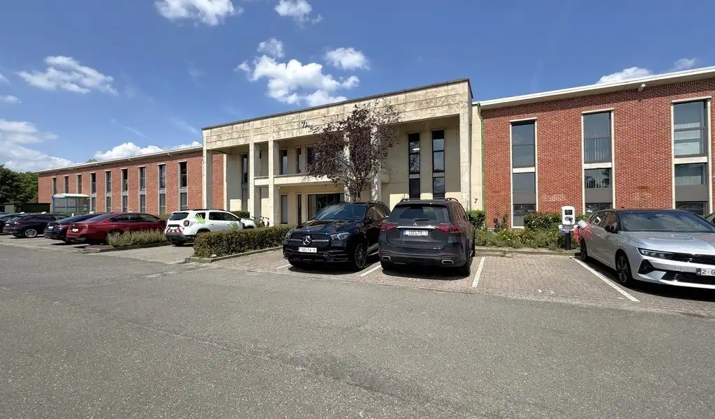 Instapklaar kantoor te huur aan luchthaven in Deurne foto {{pictureIndex}}