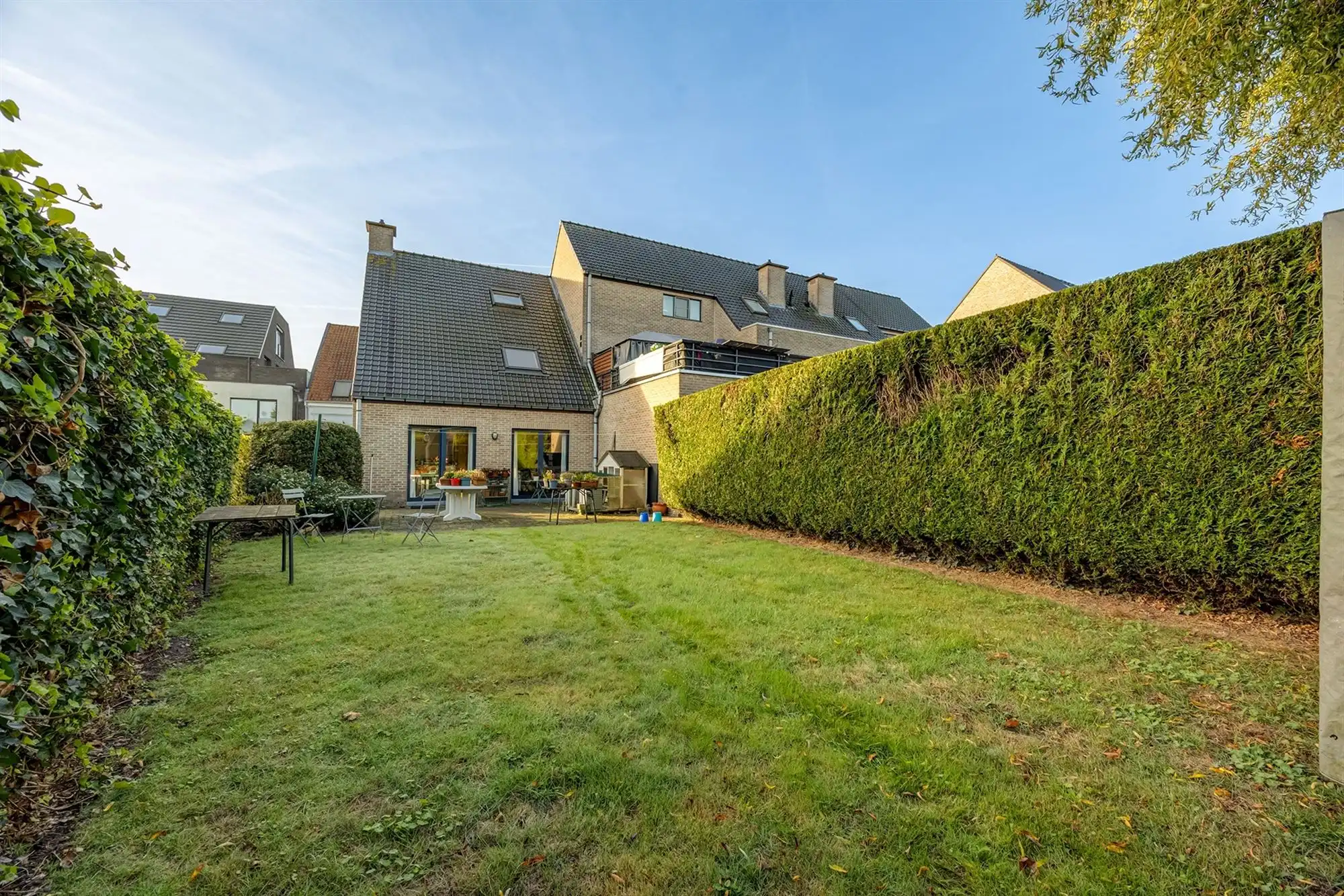 instapklaar huis met drie slaapkamers en ruime tuin foto 22