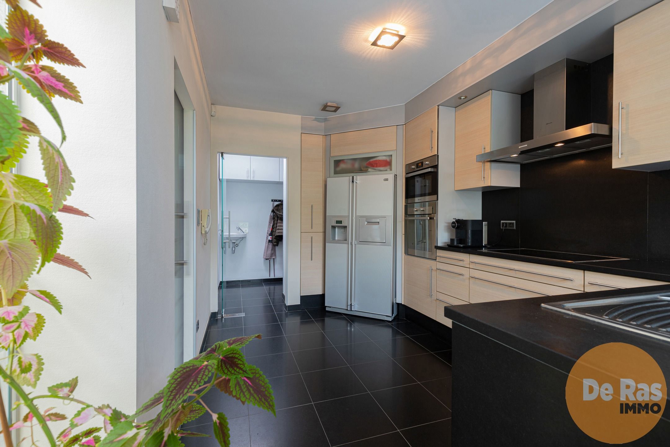 NIEUWERKERKEN - GROTE WONING MET PRAKTIJK foto 6