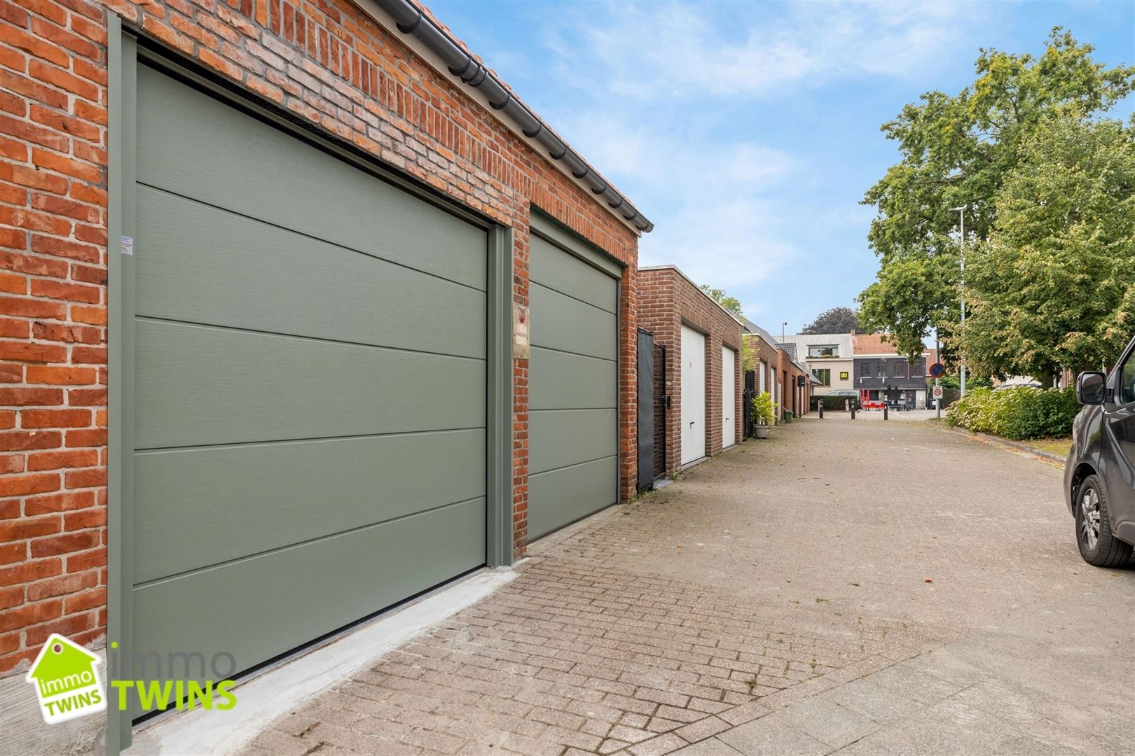 Volledig gerenoveerde halfopen woning met garage in het hart van Kemzeke foto 21