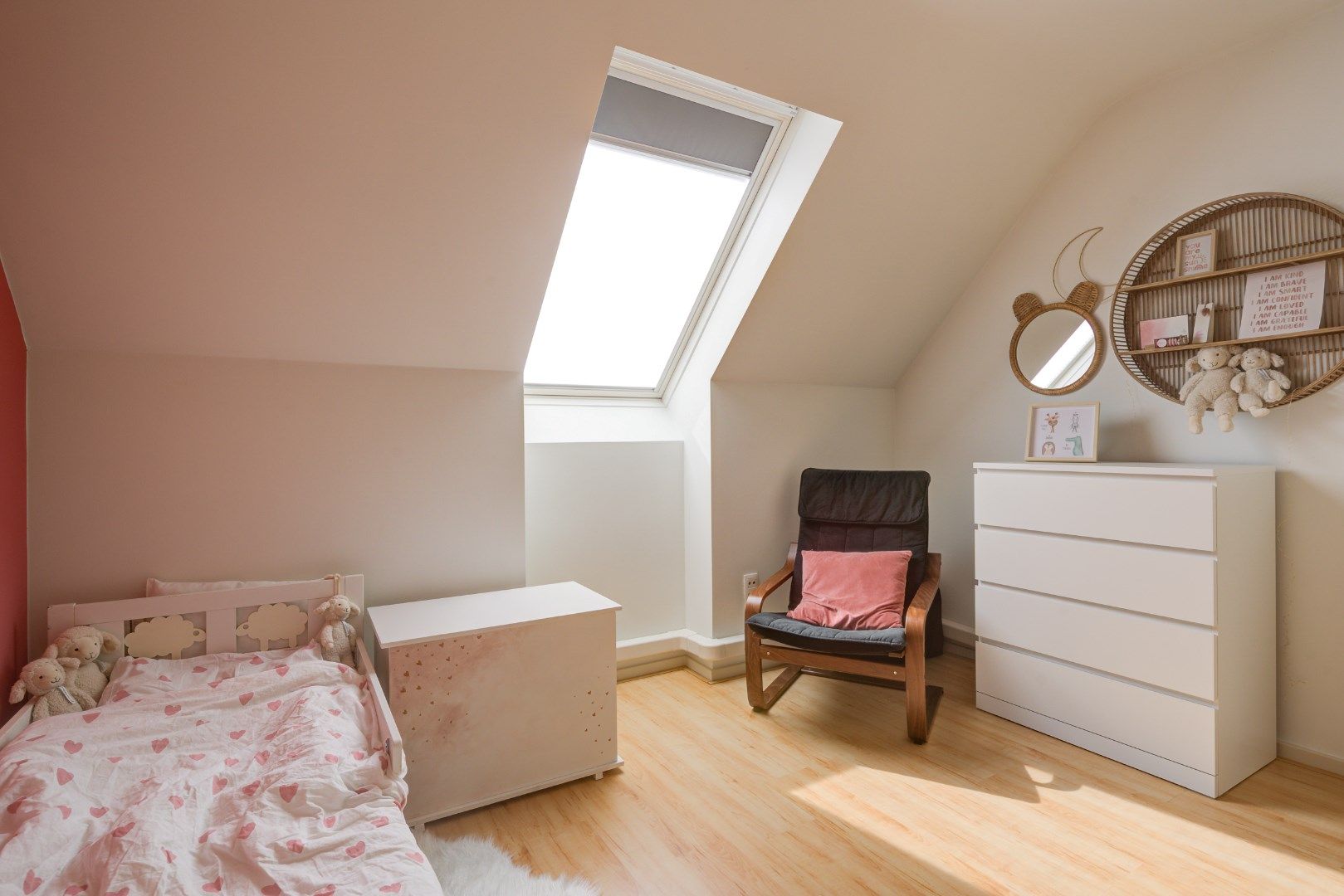 Instapklaar, ruim appartement te koop in centrum van Hamont! foto 19
