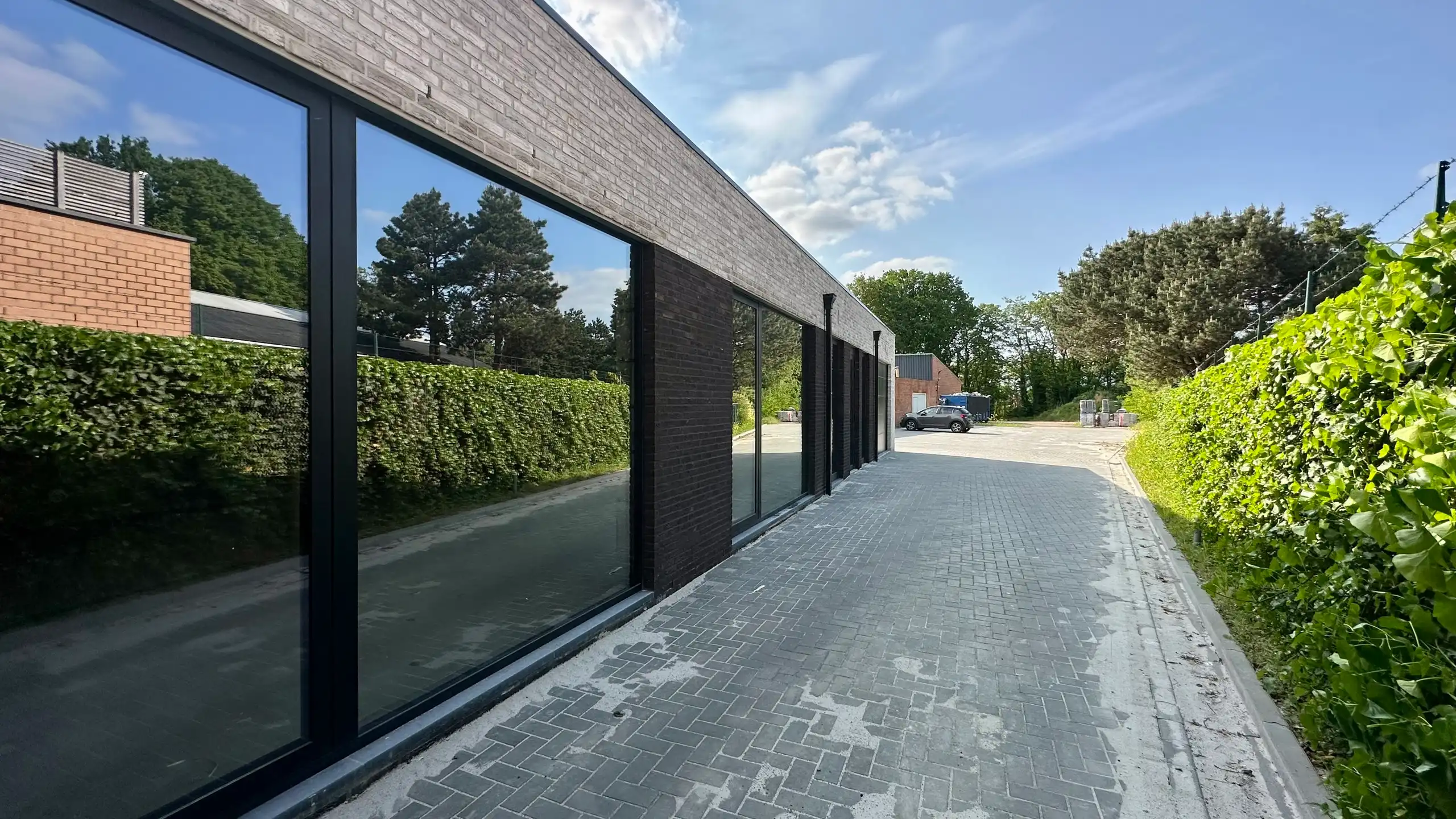 Uitzonderlijke handelsruimte van circa 366m² met parking! foto 5