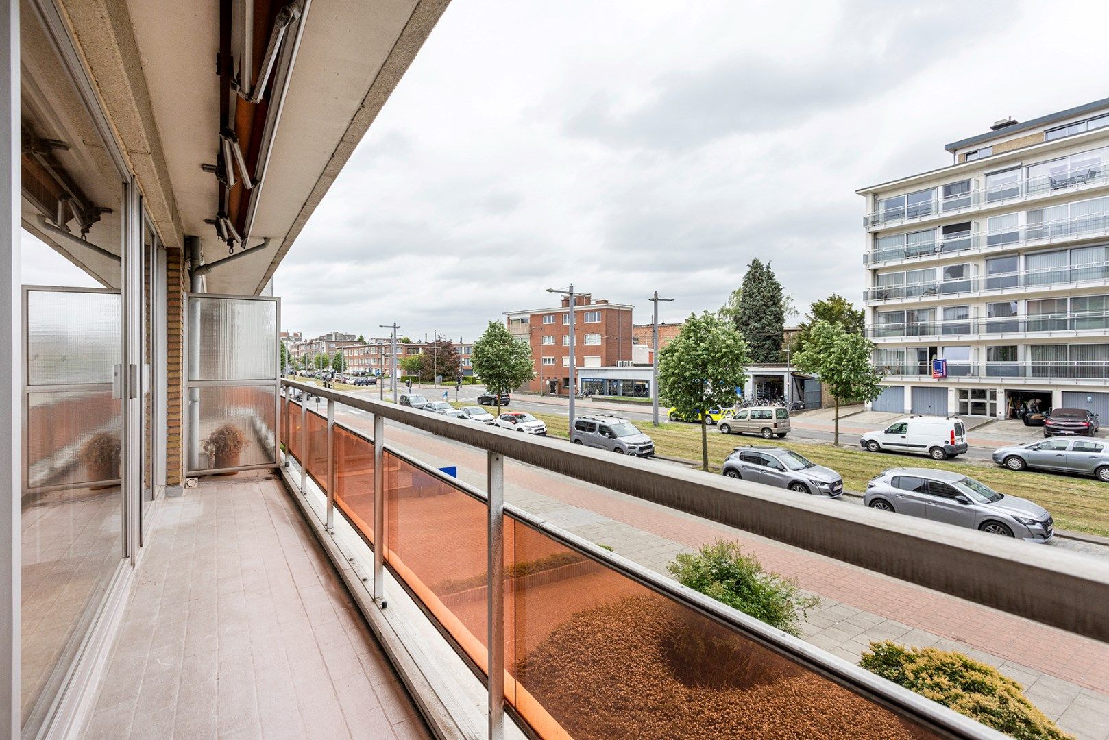 Ruim appartement met 3 slaapkamers en terras nabij Rivierenhof! foto 9