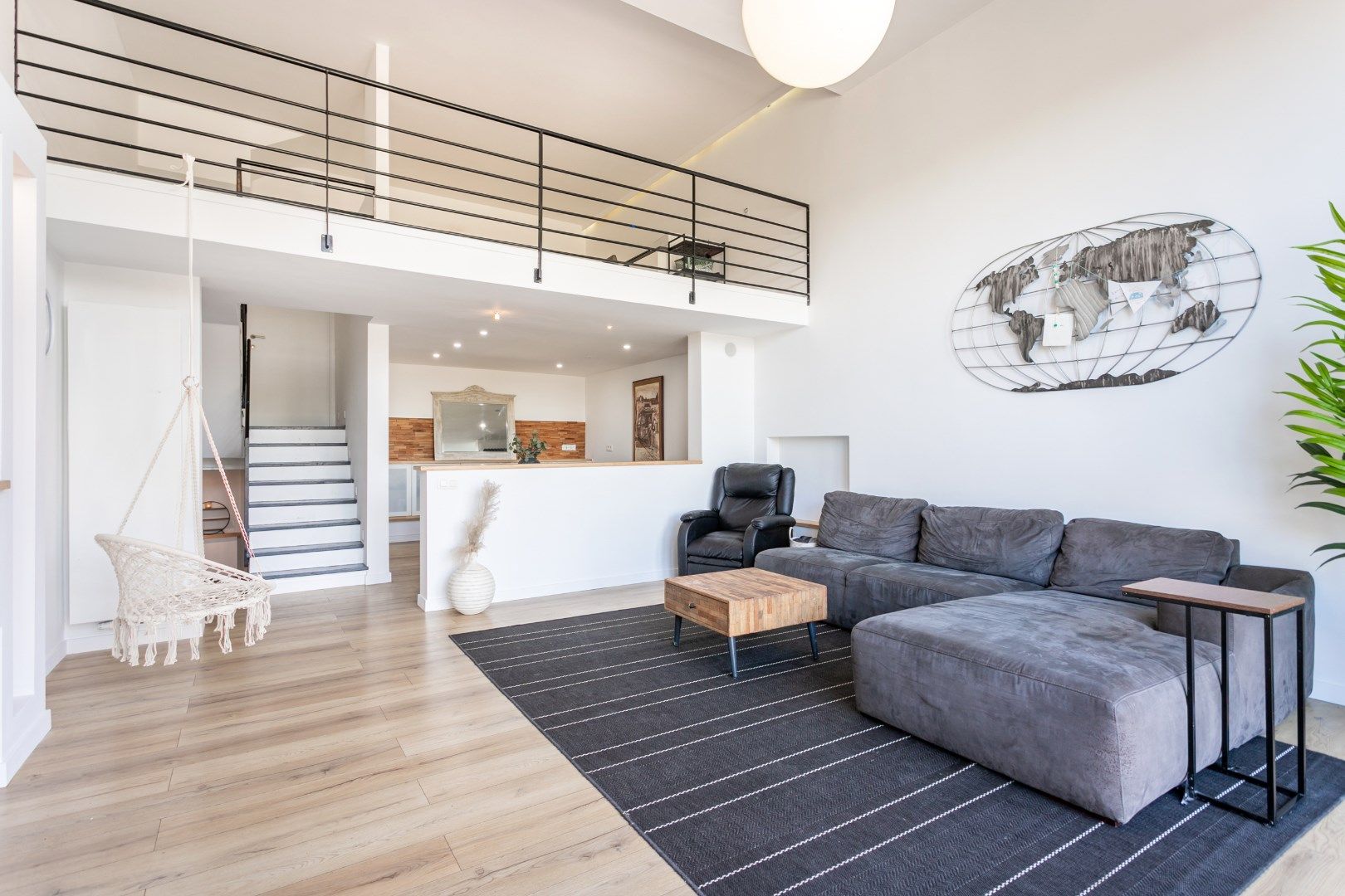Ruime en energiezuinige (EPC A) woning met 5 slaapkamers, bureau, garage en tuin foto 5
