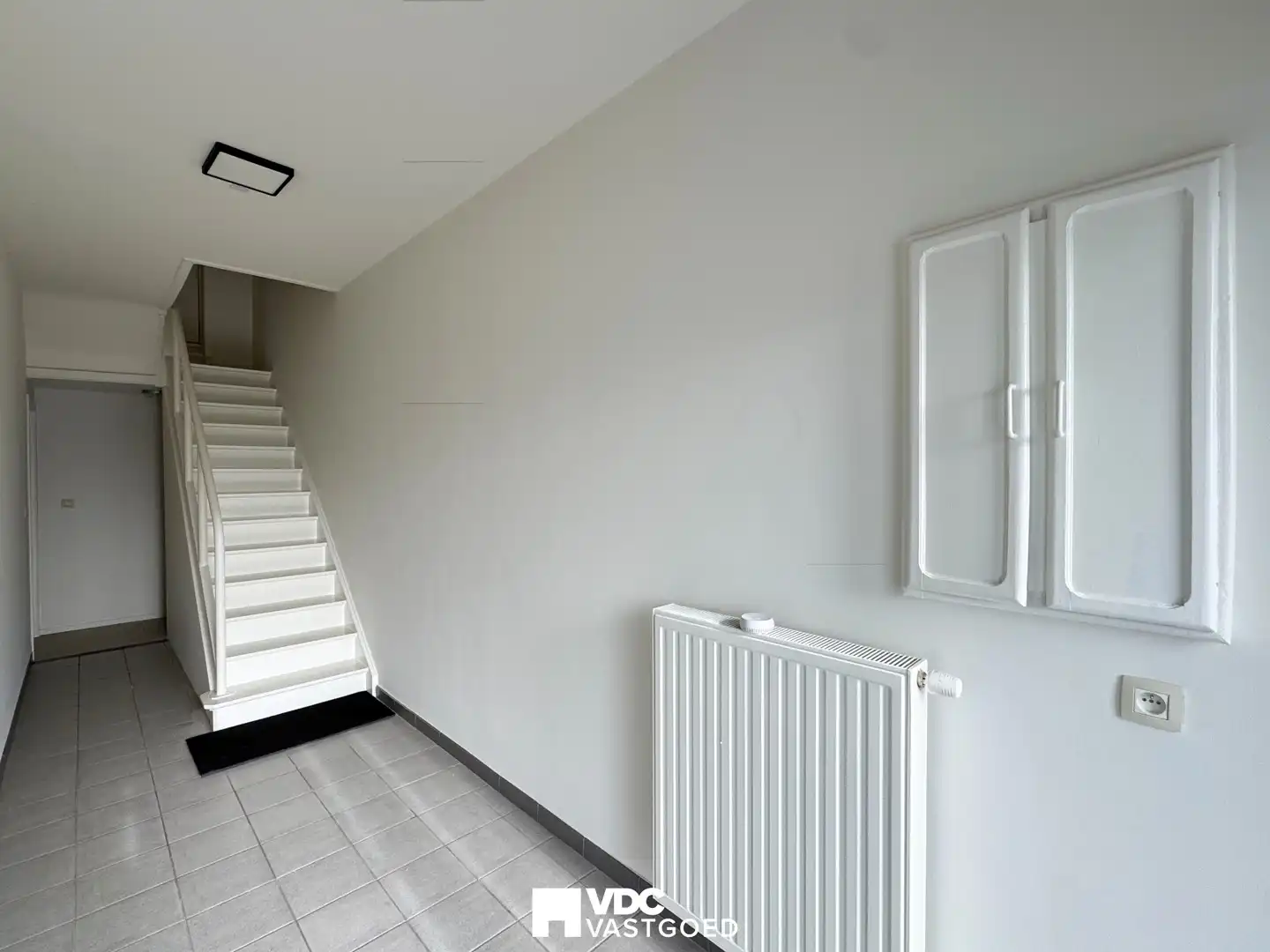 Instapklare gerenoveerde woning met 6 slaapkamers, tuin, terras en 2 parkeerplaatsen foto 2