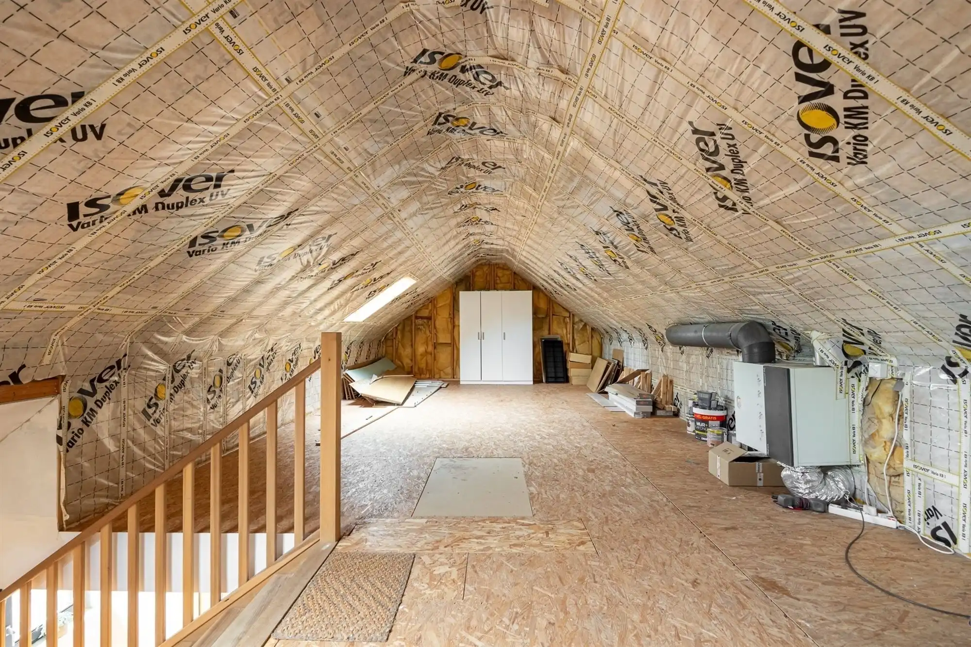 Ruime moderne woning met royale tuin  foto 18