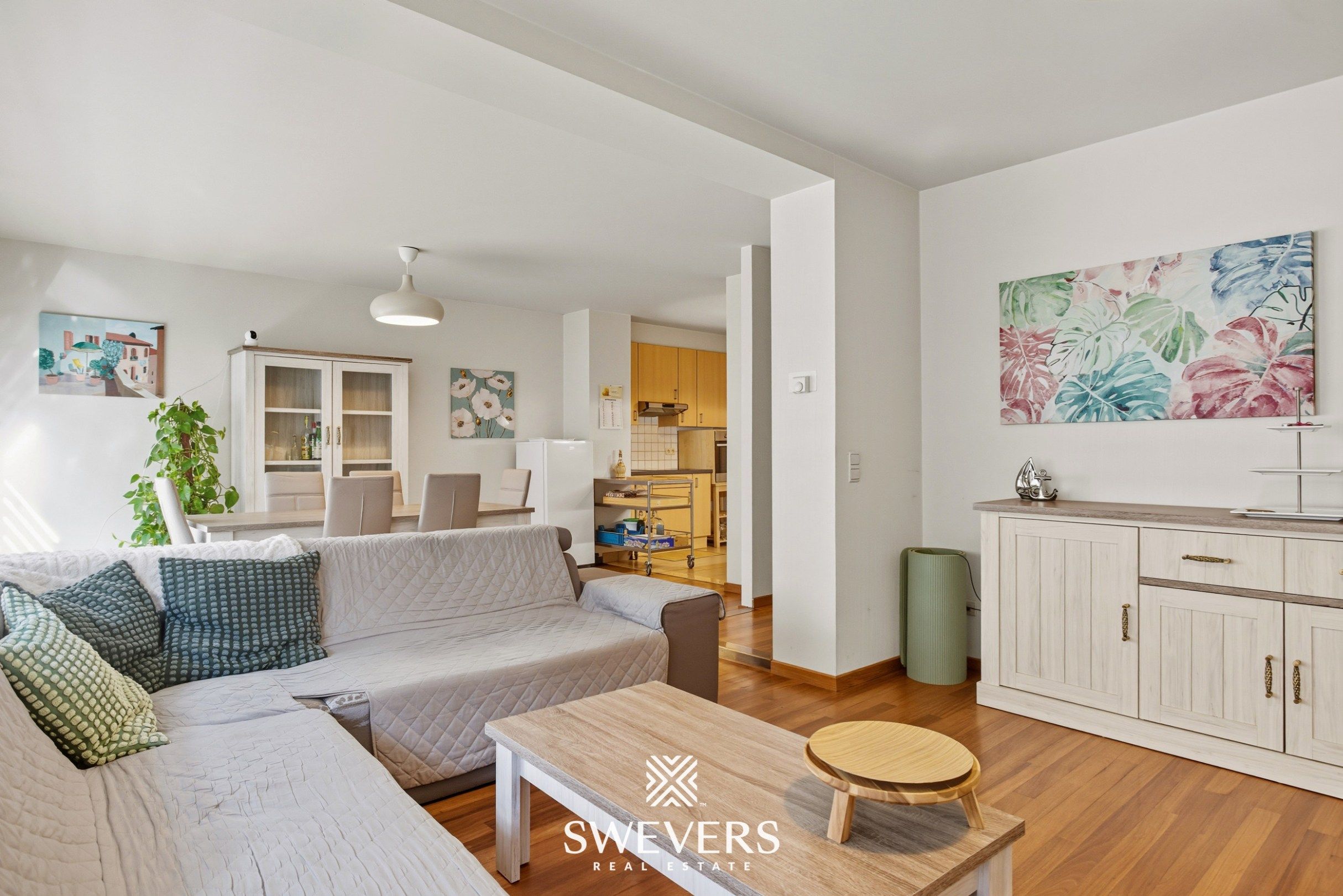 Instapklaar appartement met gezellig terras in hartje Hasselt foto 4