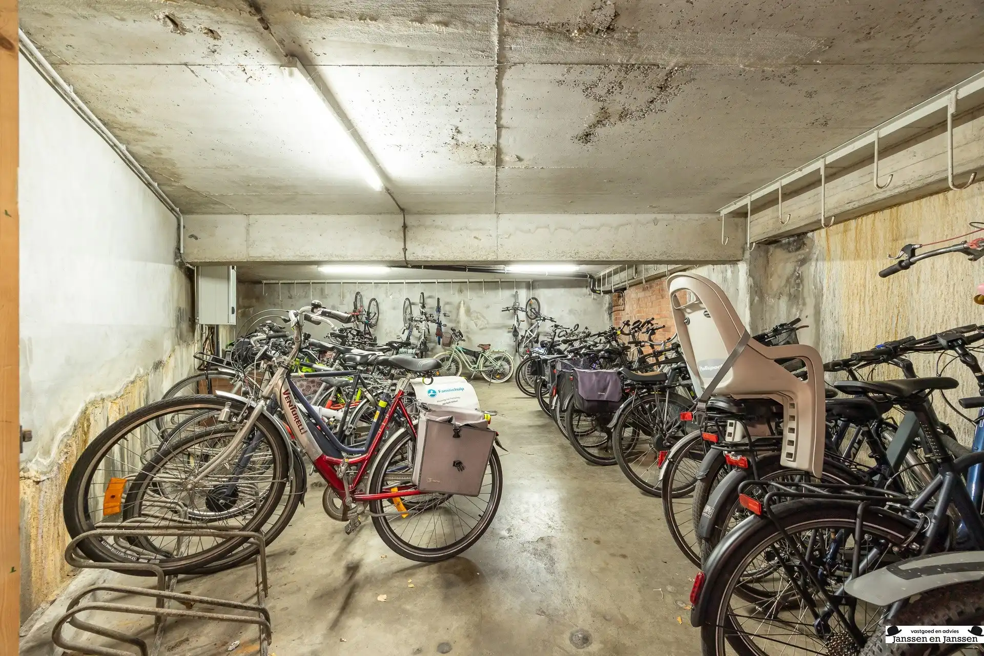 Instapklaar appartement, EPC-label A met terras en autostaanplaats foto 17