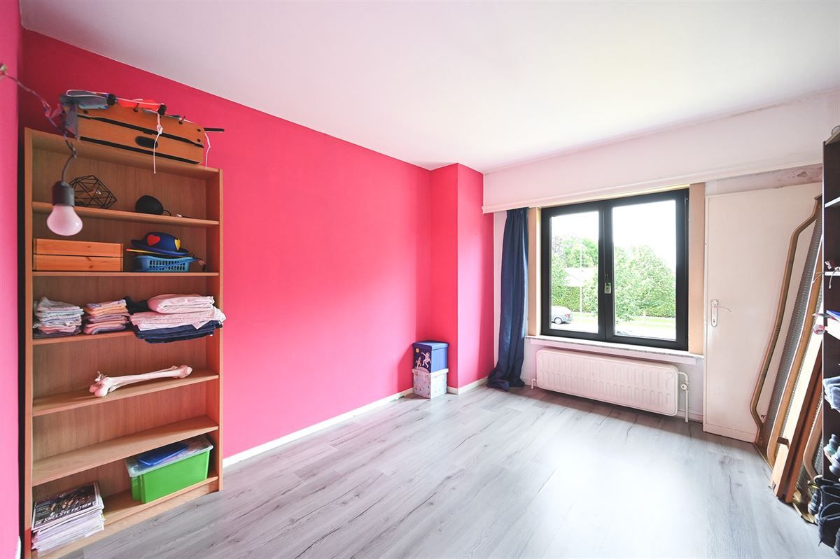 Statige woning op mooi perceel grond foto 24