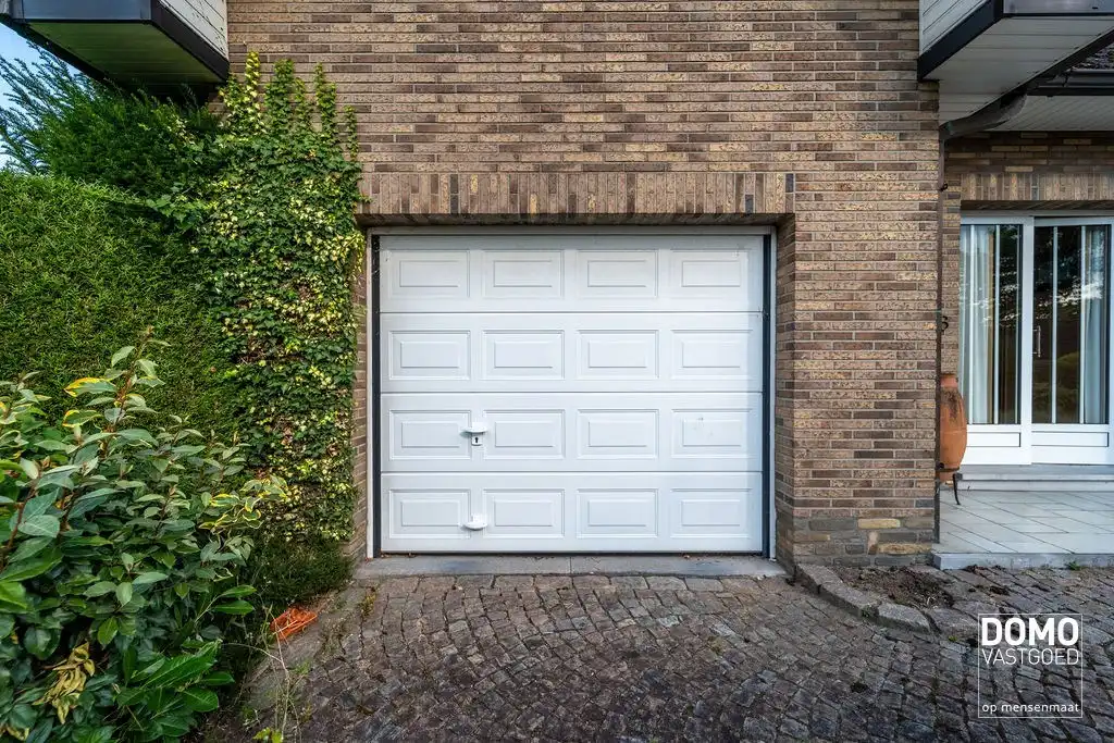 KARAKTERVOLLE, RUIME WONING MET 4 SLAAPKAMERS EN ZONNIGE TUIN TE STOKROOIE foto 6