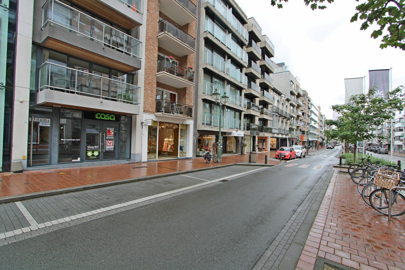 Goed gelegen handelspand Lippenslaan 328 te huur foto 3