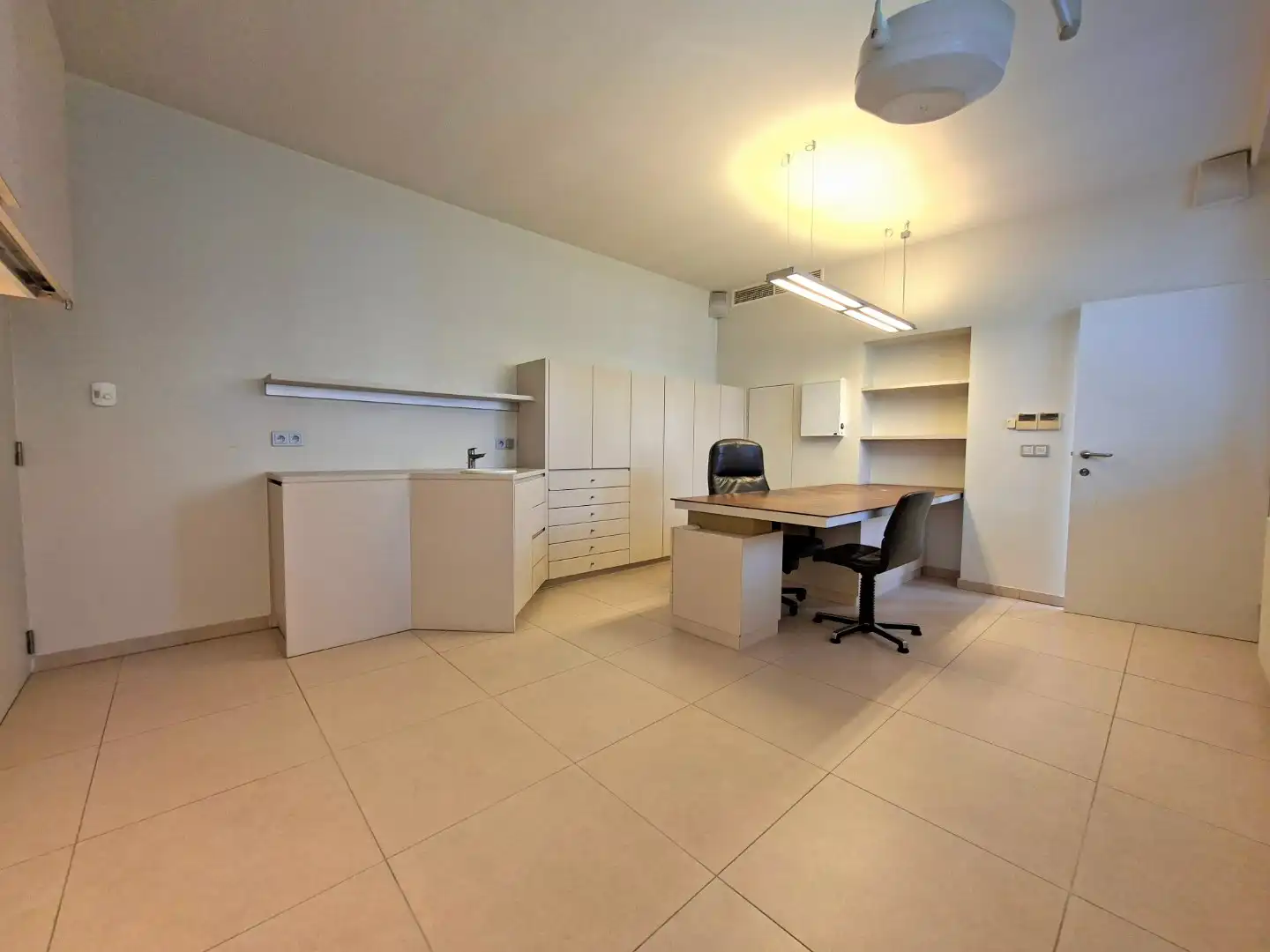 Praktijk en/of kantoorruimte  foto 2