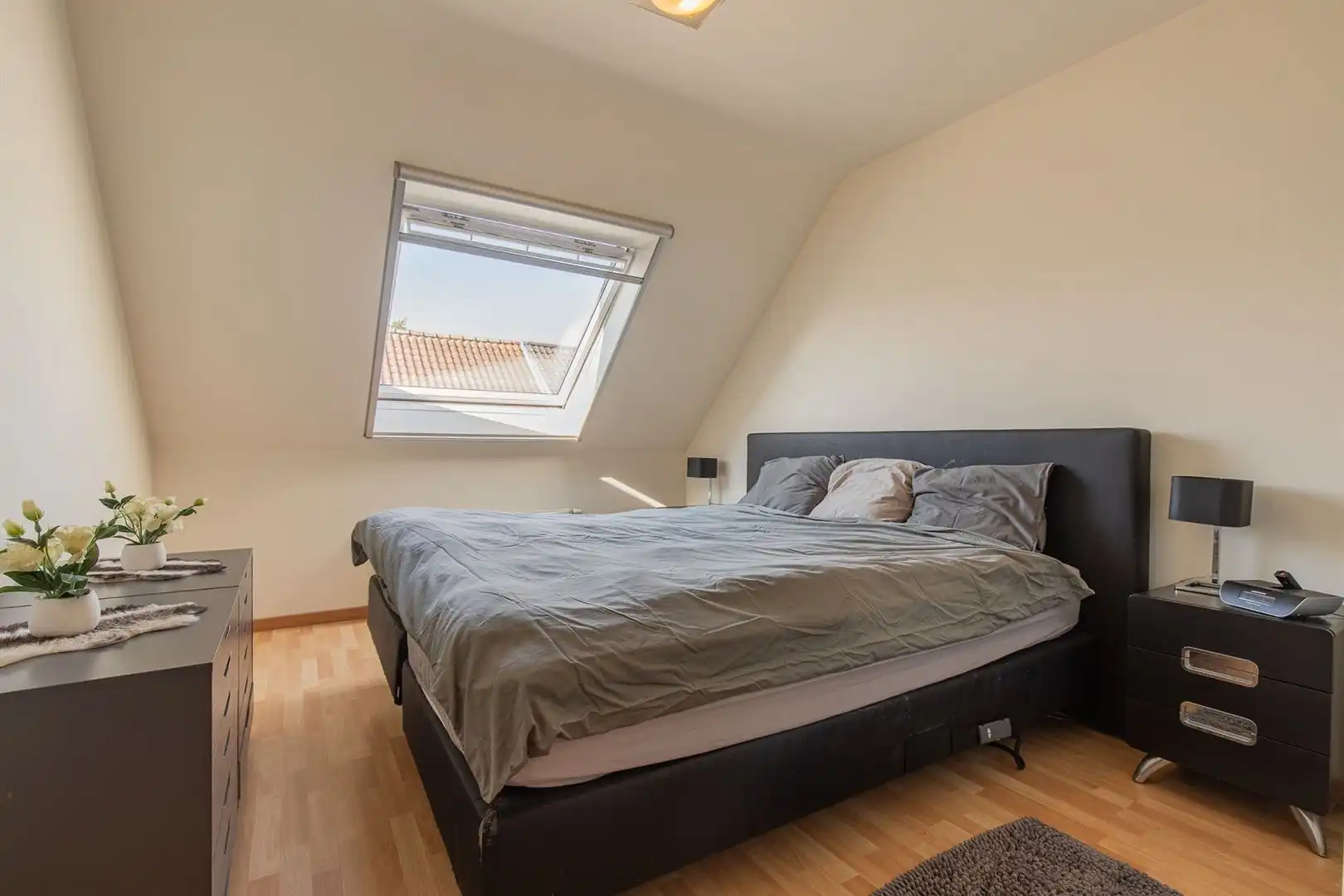 Instapklaar dakappartement met terras en EPC-label A in Beveren foto 20