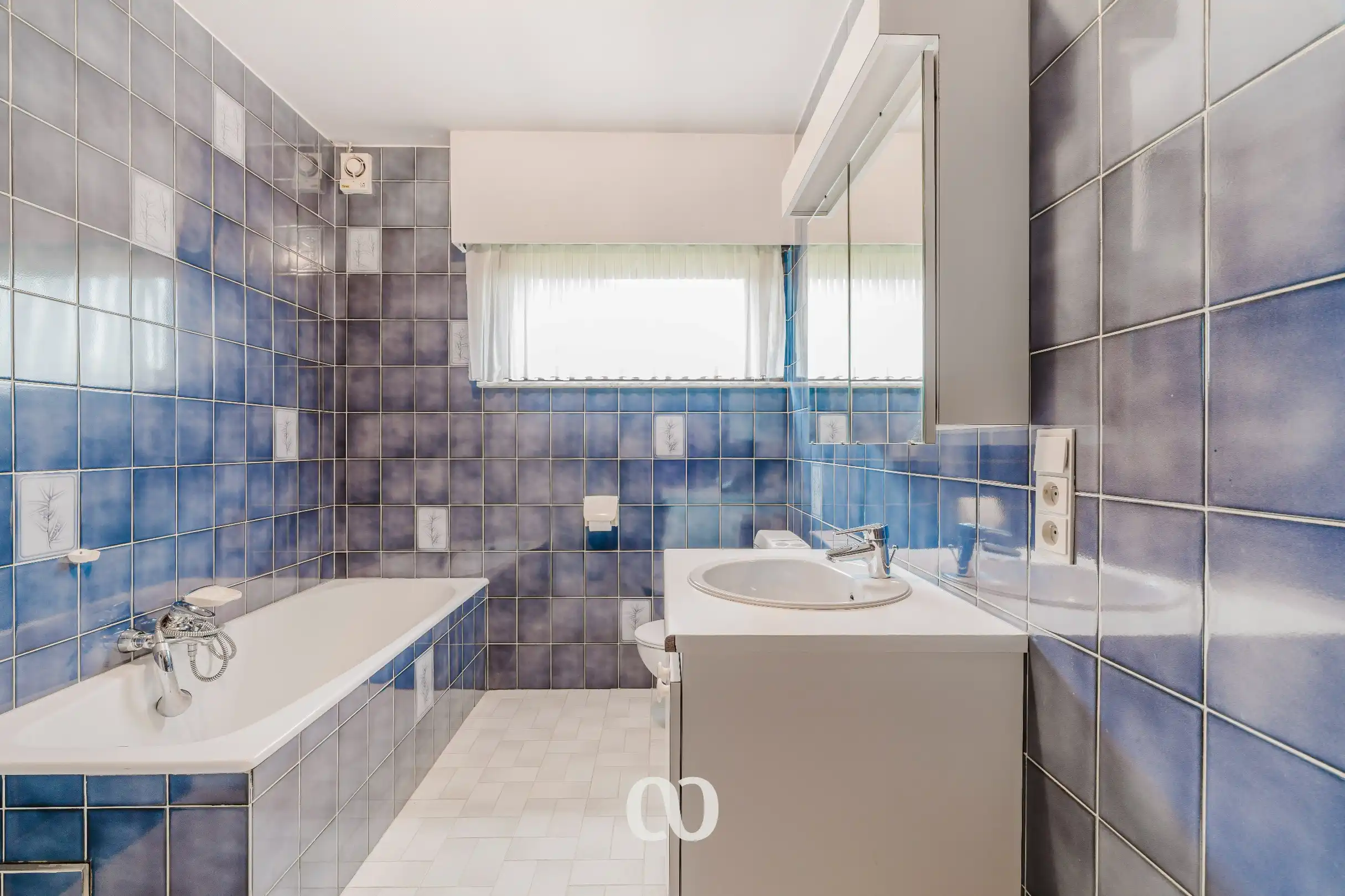 Zeer ruime woning met uitbreidingsmogelijkheden in rustige woonwijk te Kruisem foto 9