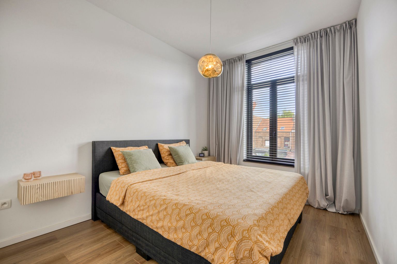 Volledig gerenoveerde rijwoning met stadstuin in Tienen foto 11