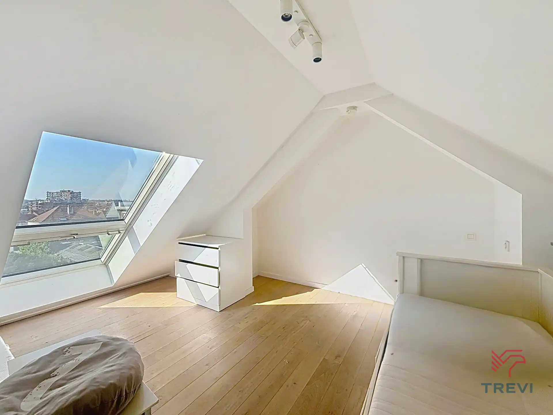 Mooi appartement met 1 slaapkamer en een mezzanine foto 5