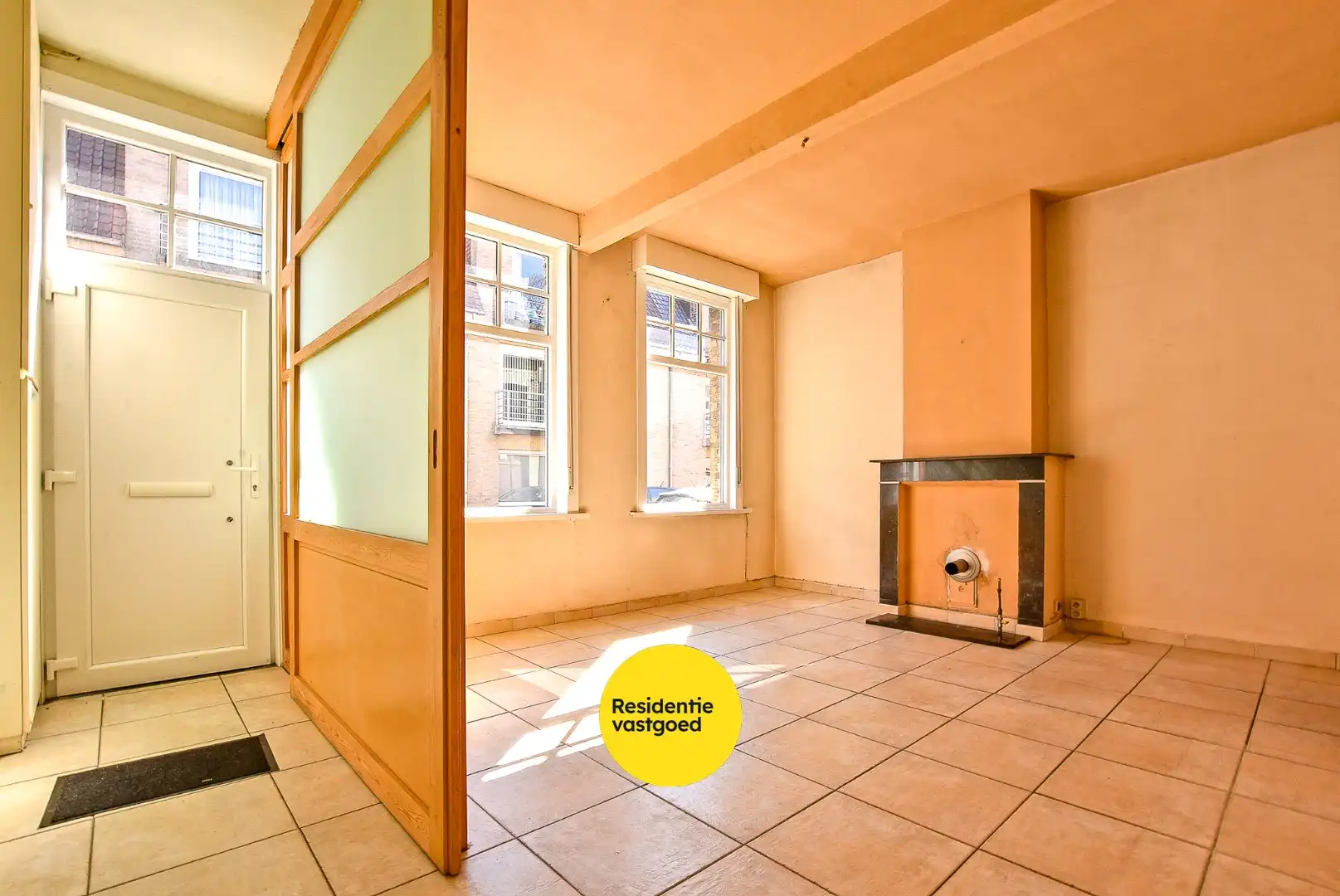 Charmante woning met veel potentieel in centrum Diksmuide op 248 m²! foto 2