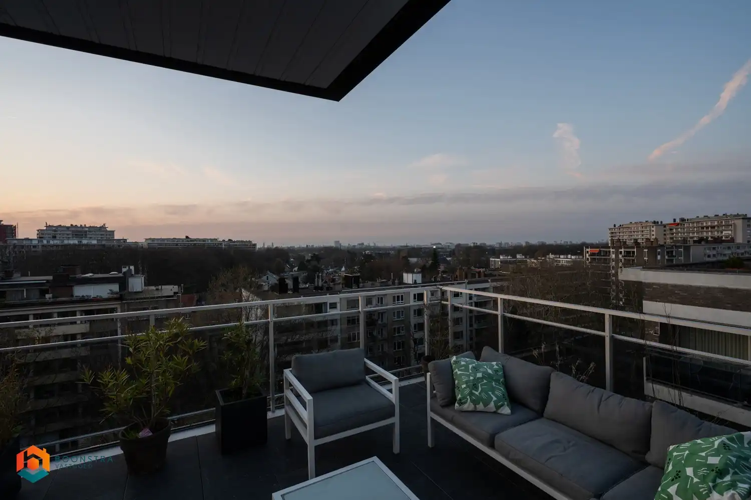 Exclusieve penthouse met 3 slpkrs, zéér riant terras (115 m²) en 2 autostaanplaatsen foto 22