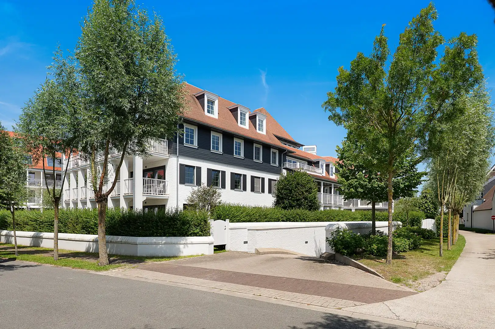 Recent appartement met zuidgericht leefterras. foto {{pictureIndex}}