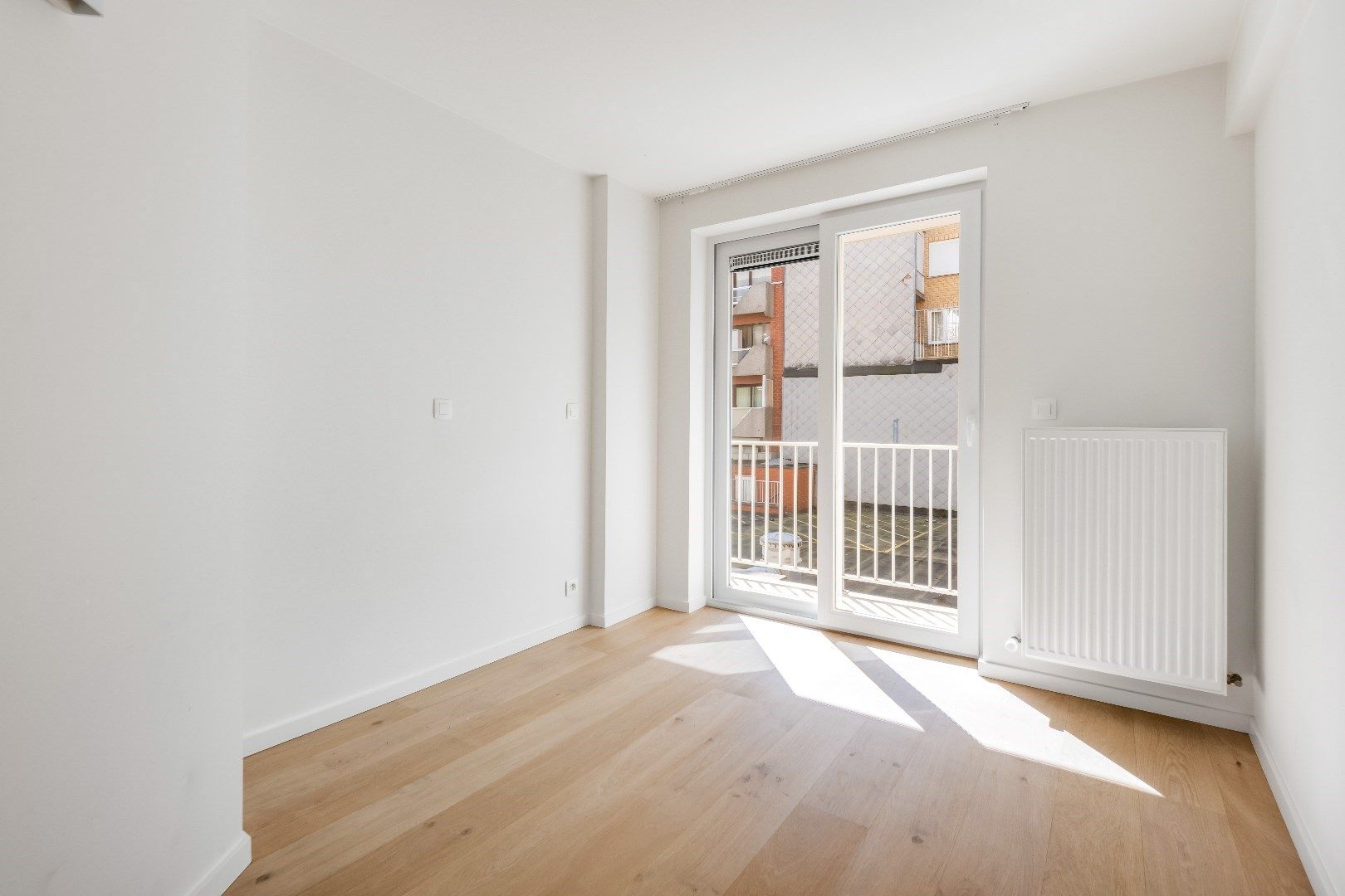 Ongemeubeld appartement met prachtig zeezicht, gelegen op het Lichttorenplein. foto 8