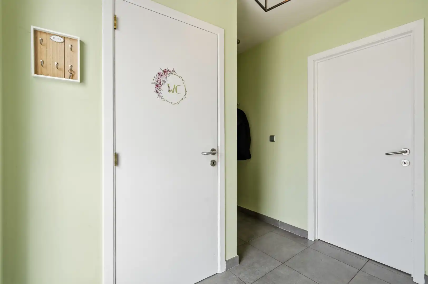 Mooie instapklare woning met tuin, terras, garage en 4 slpks foto 6