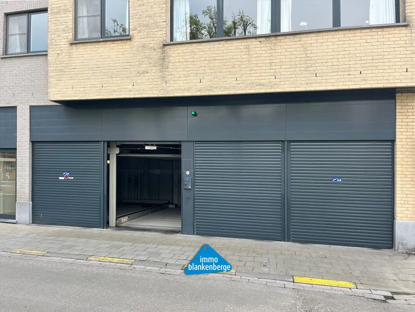 Staanplaats In Parklift Nabij De Grote Markt In Blankenberge foto 2