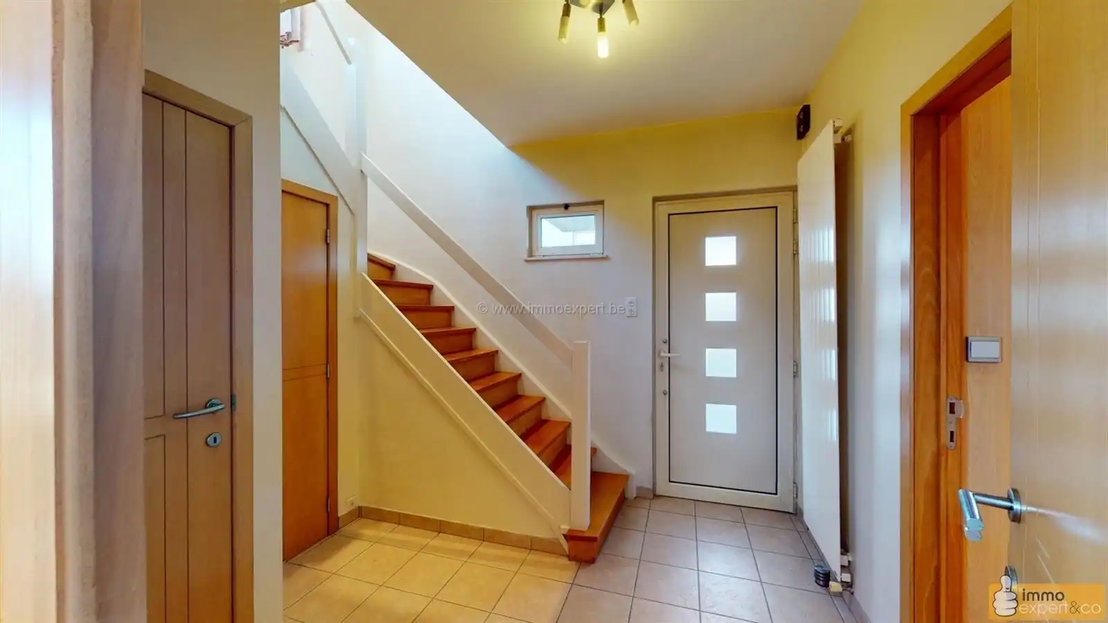 DILBEEK: Veelzijdige woning met 4 slaapkamers en 2 badkamers foto 4