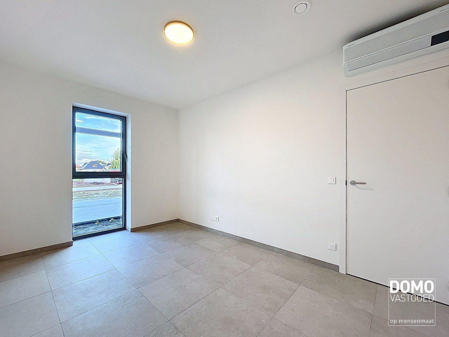 PRACHTIG GELIJKVLOERS NIEUWBOUW APPARTEMENT MET 2 SLAAPKAMERS, AUTOSTANDPLAATS EN AIRCO TE LEOPOLDSBURG foto 7