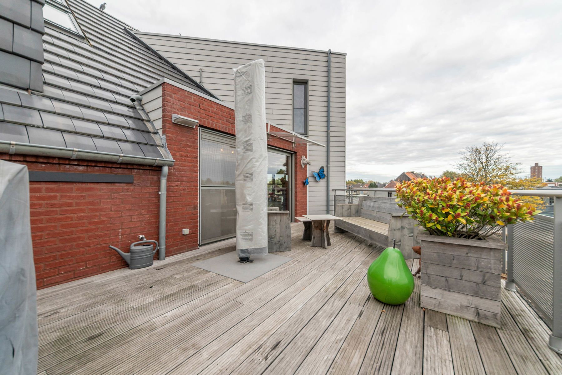 Ruim en luxueus duplexappartement met groot zuid-gericht terras. foto 6