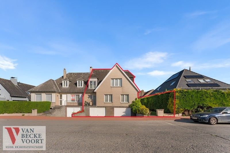 Hoofdfoto van de publicatie: Halfopen woning opgedeeld in 2 units