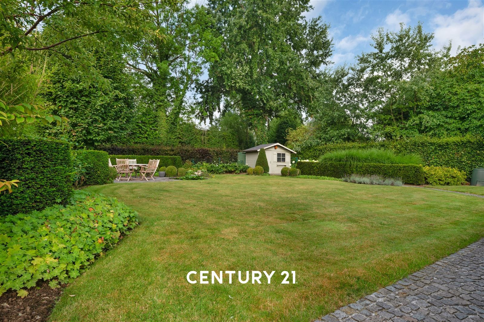 instapklare villa met zuidwest gerichte tuin en garage op 8are11 foto 2