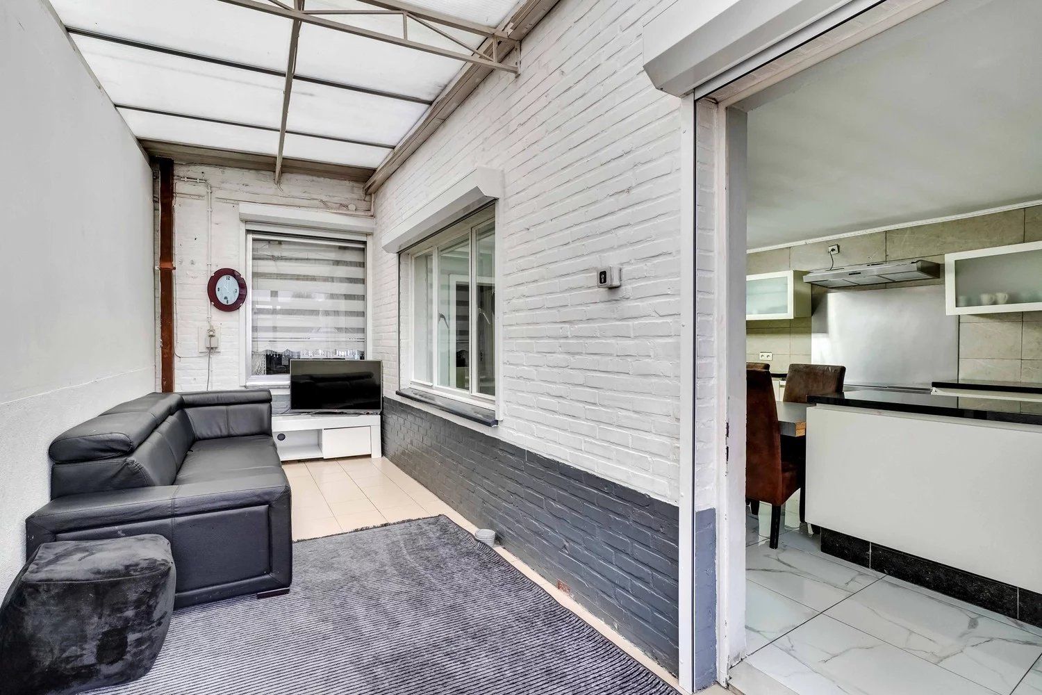 Gerenoveerde gezinswoning met vier slaapkamers foto 6