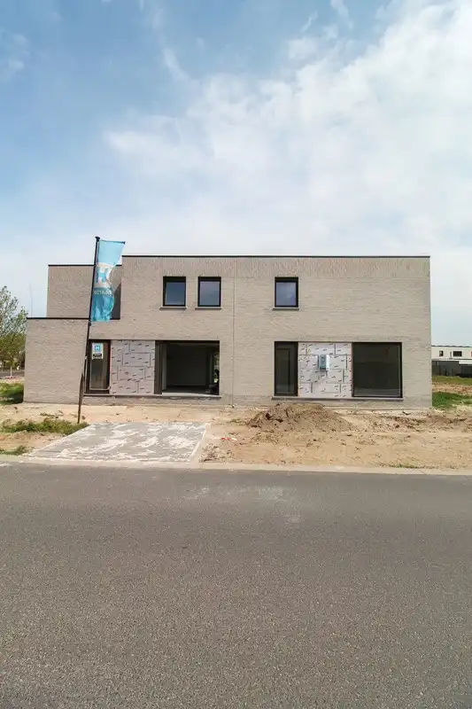 HECTAAR BOUWT 2 HALFOPEN NIEUWBOUWWONINGEN TE OOSTDUINKERKE foto {{pictureIndex}}